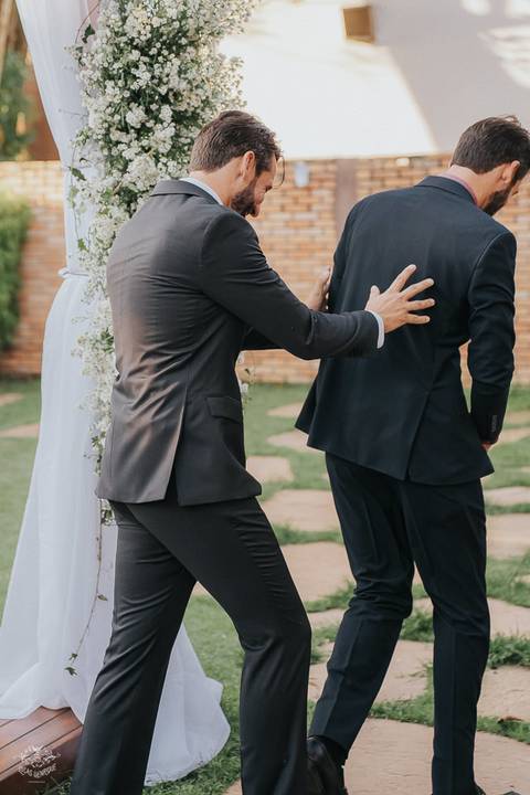 ENTRADA NOIVO IRMÃO GEMEO  CASAMETO DIA LANAI EVENTOS'