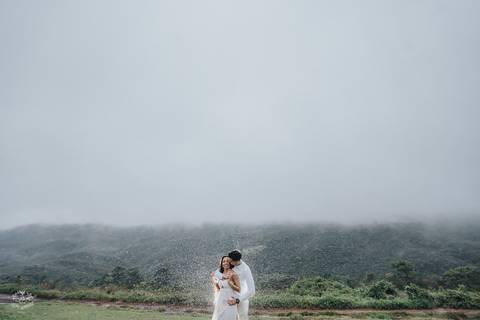 ENSAIO PRE WEDDING COM CHUVA'