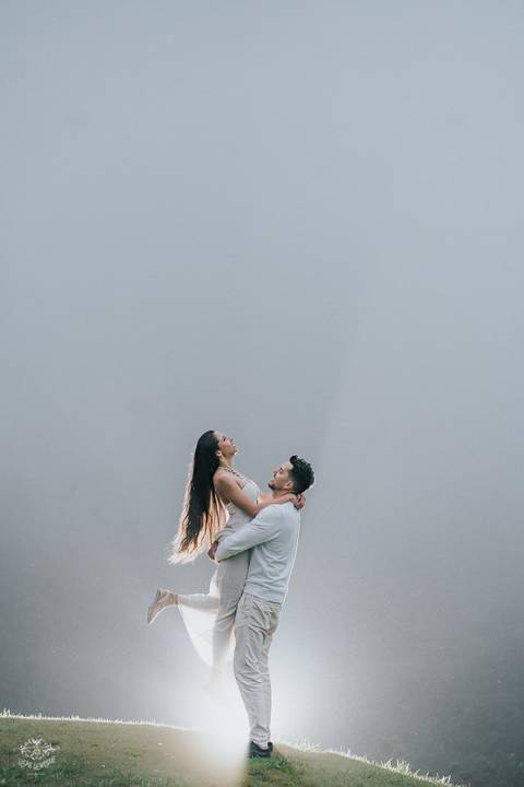 ENSAIO PRE WEDDING COM CHUVA'