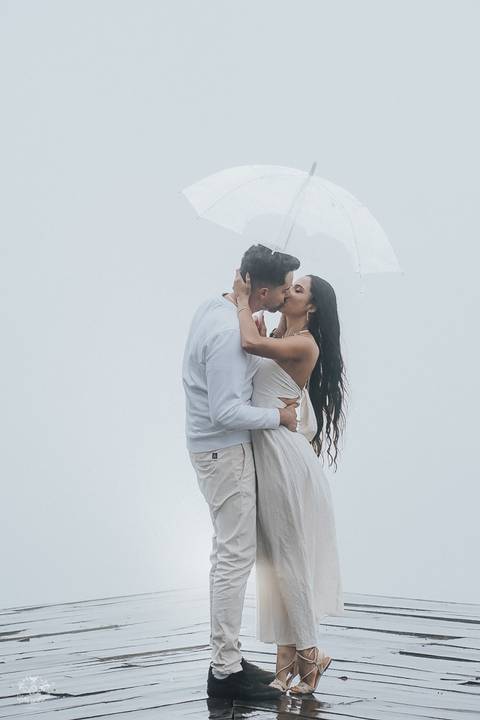 PRE WEDDING FOTOS NA CHUVA'