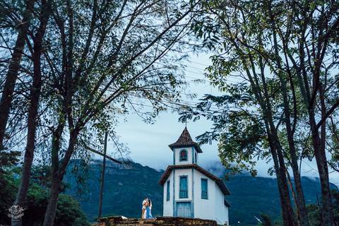 FOTOS ENSAIO PRE WEDDING IGREJA CATAS ALTAS MG'