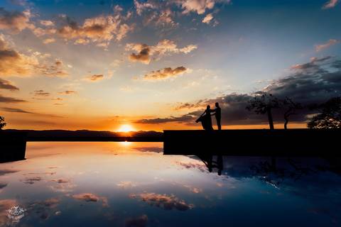 fotos ensaio pre wedding por do sol na piscina mar de morros nova lima'