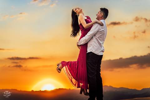 fotos ensaio pre wedding por do sol na piscina mar de morros nova lima'