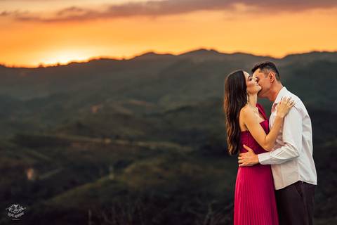 fotos ensaio pre casamento por do sol na piscina mar de morros nova lima'