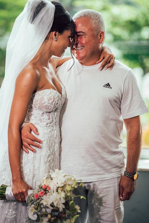 REAÇÃO PAI VER NOIVA PRONTA'