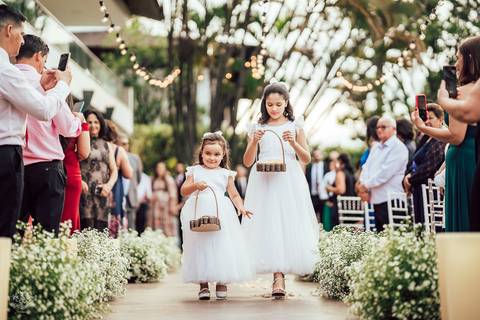 ENTRADA FLORISTAS CERIMONIA CASAMENTO BELO HORIZONTE'