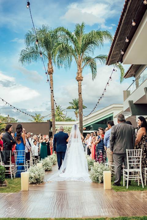 ENTRADA FLORISTAS CERIMONIA CASAMENTO BELO HORIZONTE'