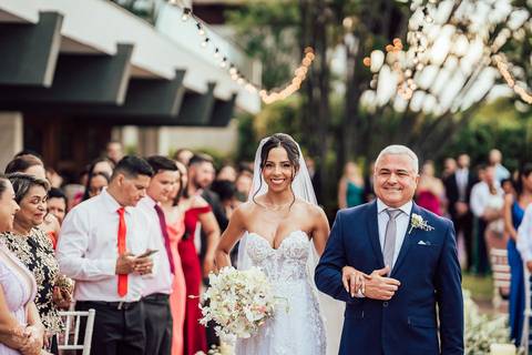 ENTRADA FLORISTAS CERIMONIA CASAMENTO BELO HORIZONTE'