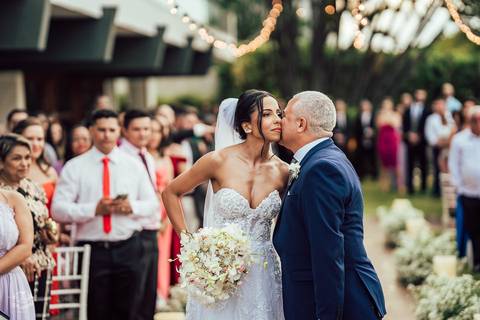 ENTRADA FLORISTAS CERIMONIA CASAMENTO BELO HORIZONTE'