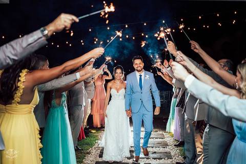 SAIDA NOIVOS SPARKOS CERIMONIA'