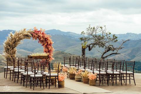 DECORAÇÃO CASAMENTO ARCO MAR DE MORROS NOVA LIMA'