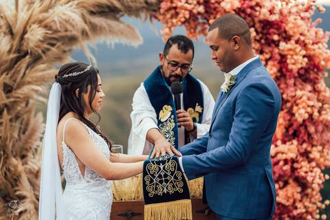 FOTOS CERIMONIA CASAMENTO MAR DE MORROS NOVA LIMA'