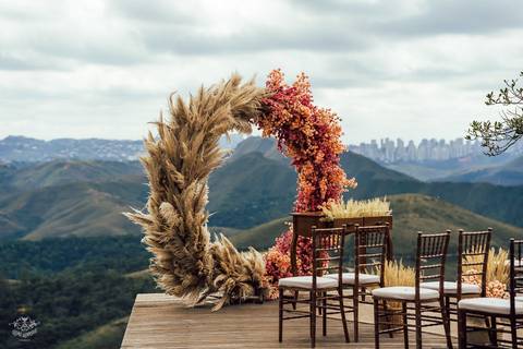 DECORAÇÃO CASAMENTO ARCO MAR DE MORROS NOVA LIMA'
