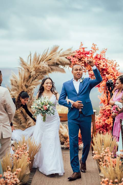 ARCO DE FLORES CASAMENTO'