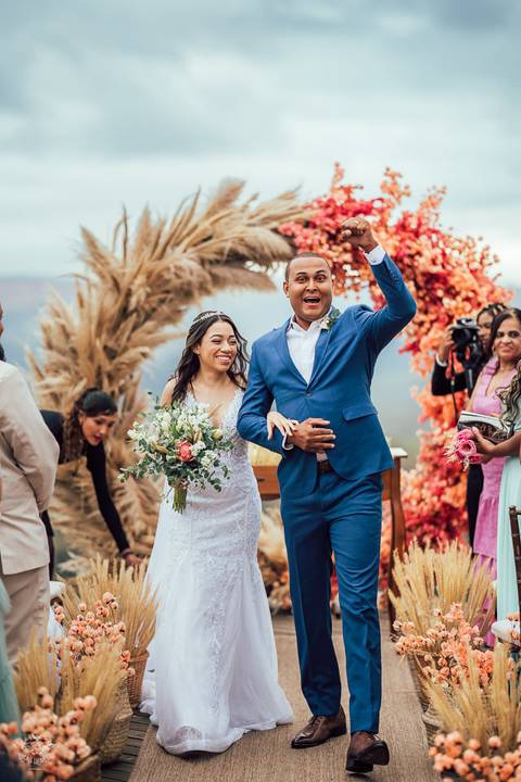ARCO DE FLORES CASAMENTO'