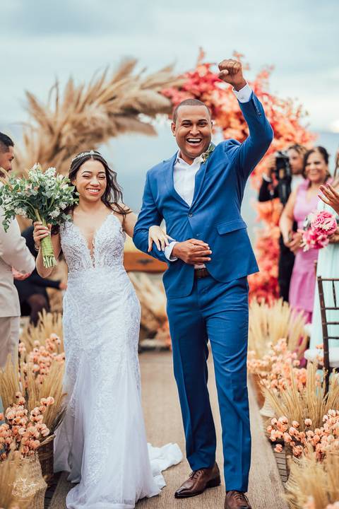 ARCO DE FLORES CASAMENTO'