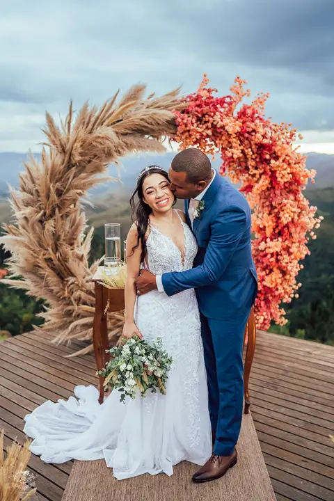 ARCO DE FLORES CASAMENTO'
