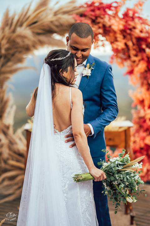 ARCO DE FLORES CASAMENTO'