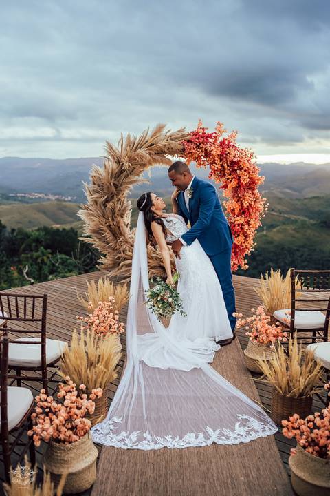 ARCO DE FLORES CASAMENTO'