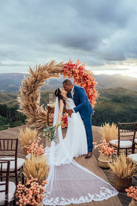 ARCO DE FLORES CASAMENTO'