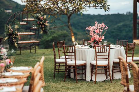 DECORAÇÃO CASAMENTO ARCO MAR DE MORROS NOVA LIMA'