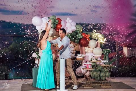 FOTOS CHA REVELAÇÃO COM FUMAÇA COLORIDA'