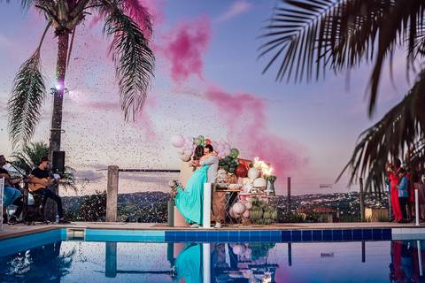 FOTOS CHA REVELAÇÃO COM FUMAÇA COLORIDA'