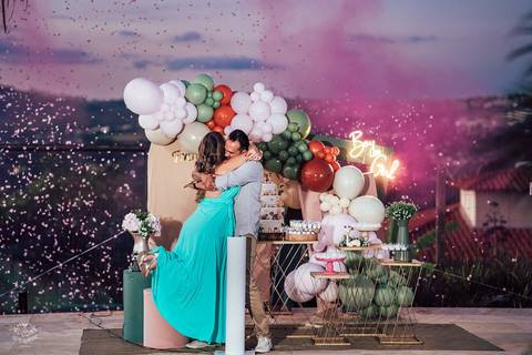 FOTOS CHA REVELAÇÃO COM FUMAÇA COLORIDA'