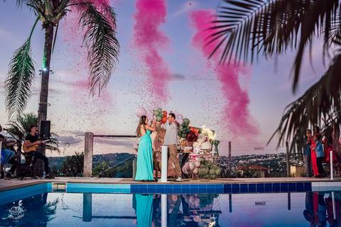 FOTOS CHA REVELAÇÃO COM FUMAÇA COLORIDA'