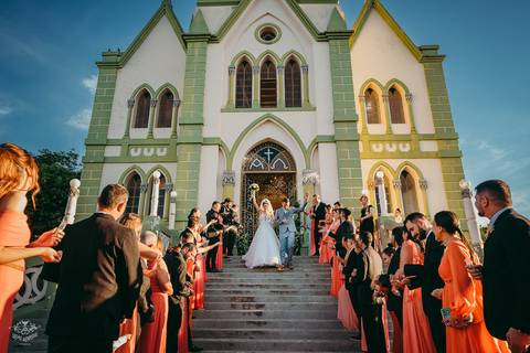 SAIDA CASAMENTO CHUVA DE ARROZ'