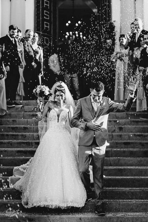 SAIDA CASAMENTO CHUVA DE ARROZ'