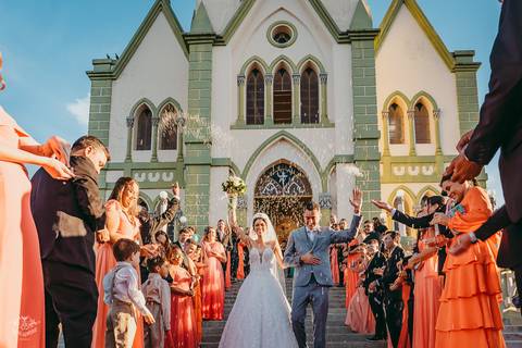 SAIDA CASAMENTO CHUVA DE ARROZ'