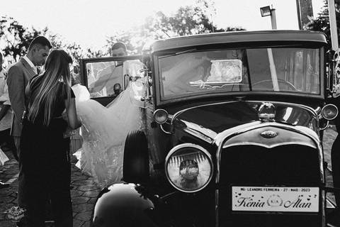 SAIDA NOIVOS CASAMENTO CHUVA DE ARROZ'