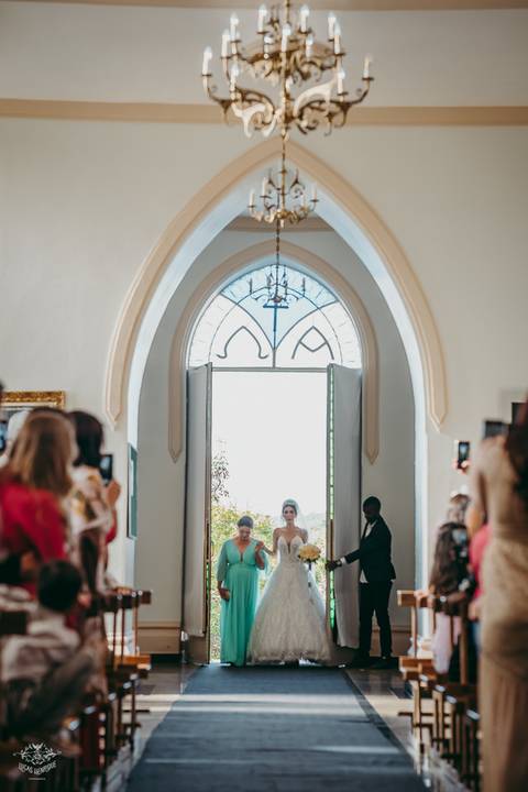 ENTRADA NOIVA CASAMENTO IGREJA MATRIZ LEANDRO FERRIERA - NOVA SERRANA'