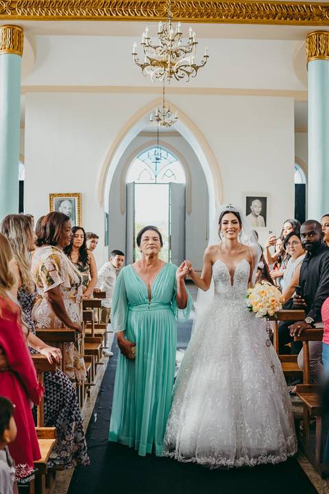 ENTRADA NOIVA CASAMENTO IGREJA MATRIZ LEANDRO FERRIERA - NOVA SERRANA'