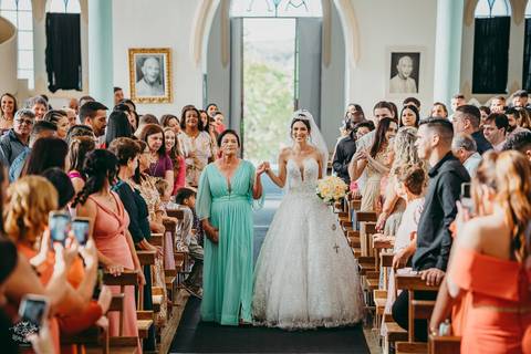 ENTRADA NOIVA CASAMENTO IGREJA MATRIZ LEANDRO FERRIERA - NOVA SERRANA'