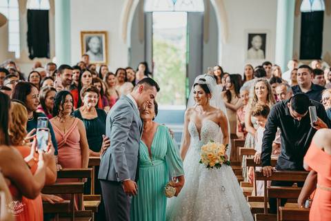 ENTRADA NOIVA CASAMENTO IGREJA MATRIZ LEANDRO FERRIERA - NOVA SERRANA'