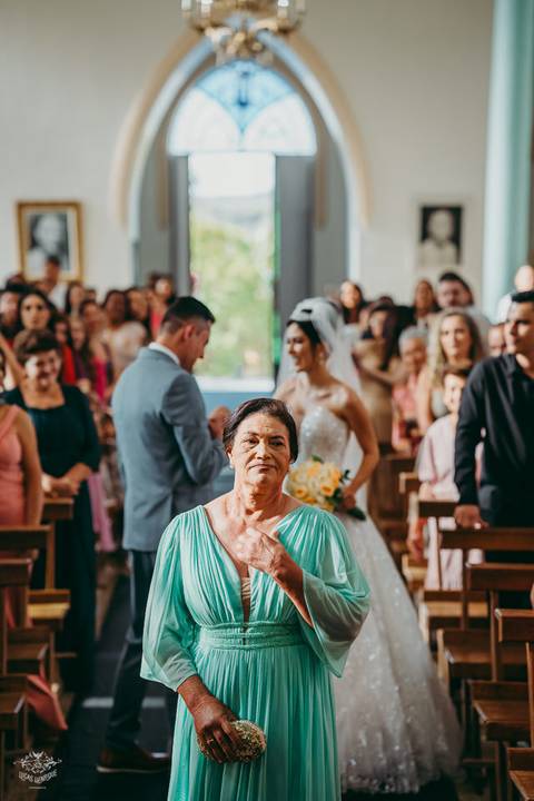 ENTRADA NOIVA CASAMENTO IGREJA MATRIZ LEANDRO FERRIERA - NOVA SERRANA'