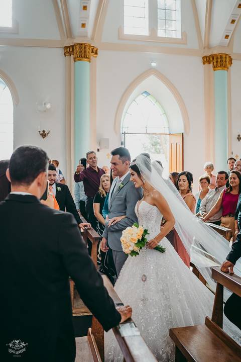 ENTRADA NOIVA CASAMENTO IGREJA MATRIZ LEANDRO FERRIERA - NOVA SERRANA'