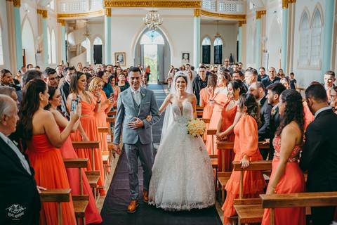 ENTRADA NOIVA CASAMENTO IGREJA MATRIZ LEANDRO FERRIERA - NOVA SERRANA'