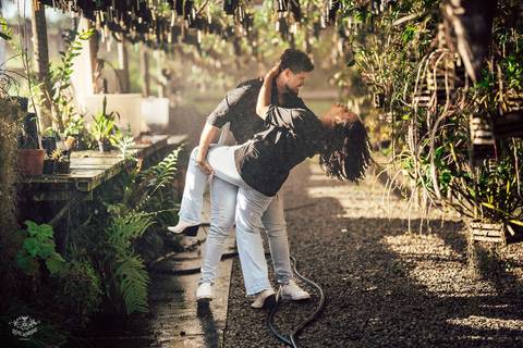 FOTOS NA CHUVA CASAL PRE WEDDING'