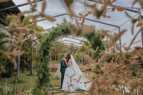 FOTOS CERIMONIA CASAMENTO DE DIA A CASA GIARDINI CONFINS'