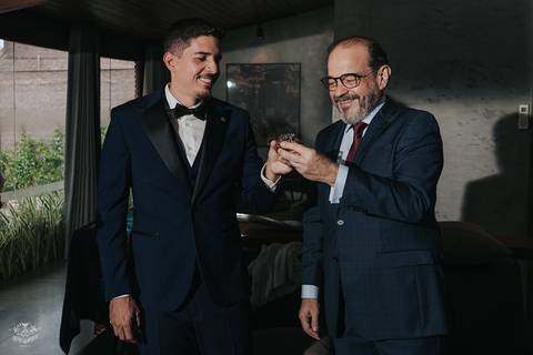 fotos making of noivo com whiskey  casamento liac eventos'