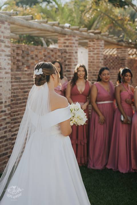 FIRST LOOK MADRINHAS DE CASAMENTO'