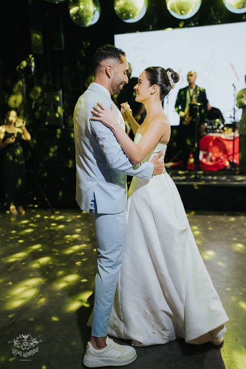 FOTOS  FESTAS CASAMENTO BEATRIZ E VICTOR - A CASA GIARDINI'