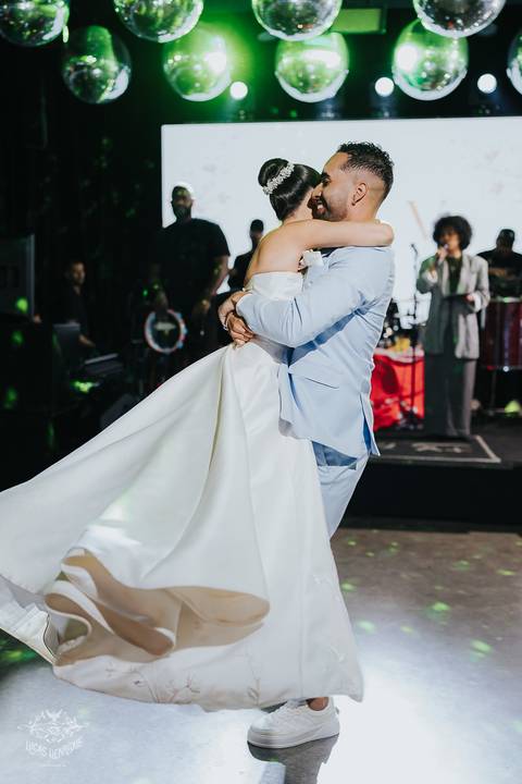 FOTOS  FESTAS CASAMENTO BEATRIZ E VICTOR - A CASA GIARDINI'