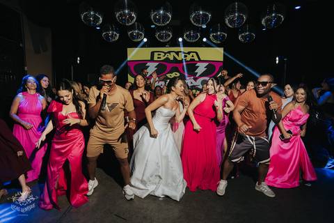 FOTOS  FESTAS CASAMENTO BEATRIZ E VICTOR - A CASA GIARDINI'