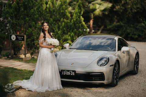 FOTOS MAKING OF NOIVA  CARRO PORCHE ESPACO SANCTUARIUM BETIM MG'