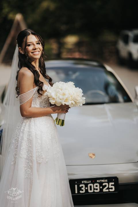 FOTOS MAKING OF NOIVA  CARRO PORCHE ESPACO SANCTUARIUM BETIM MG'