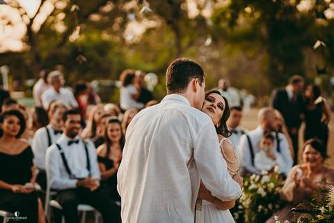 NOIVA LENDO OS VOTOS EMOCIONANTE PARA O NOIVO'